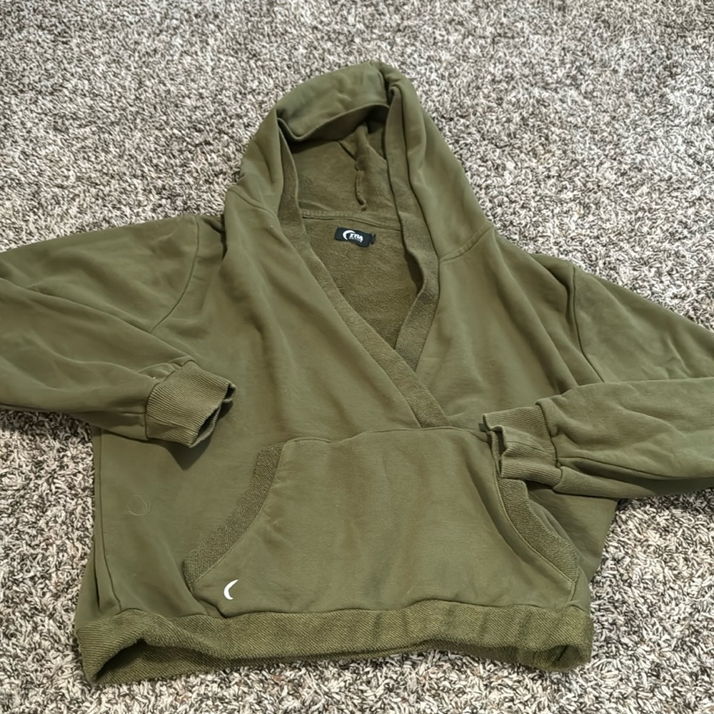 Zyia cropped hoodie